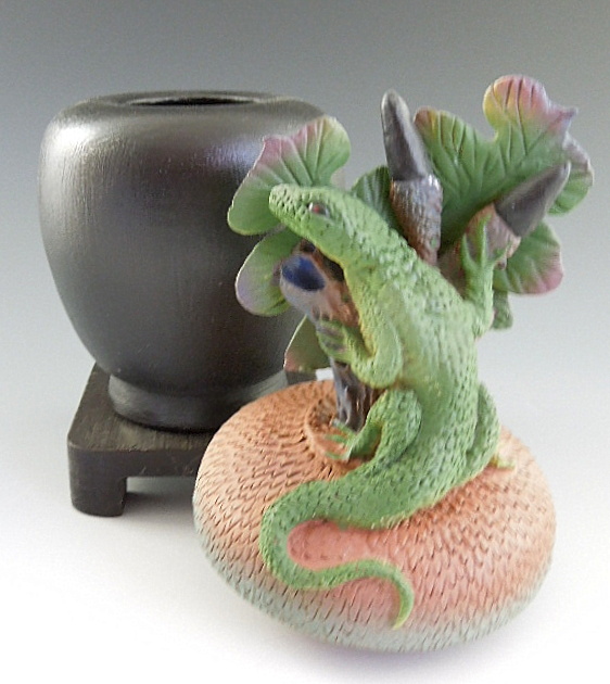Nancy Adams - Lizard on Black Acorn Box