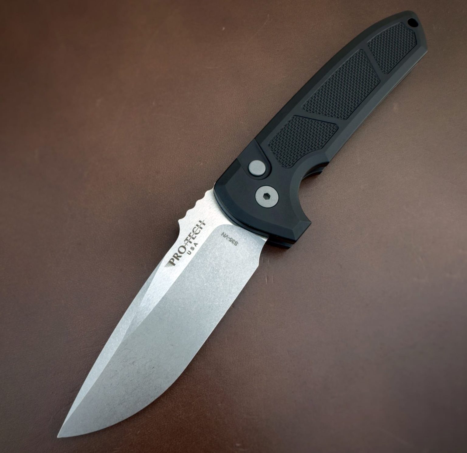 ProTech Automatic Knife - LG305 Rockeye Auto - Scrimshaw Gallery